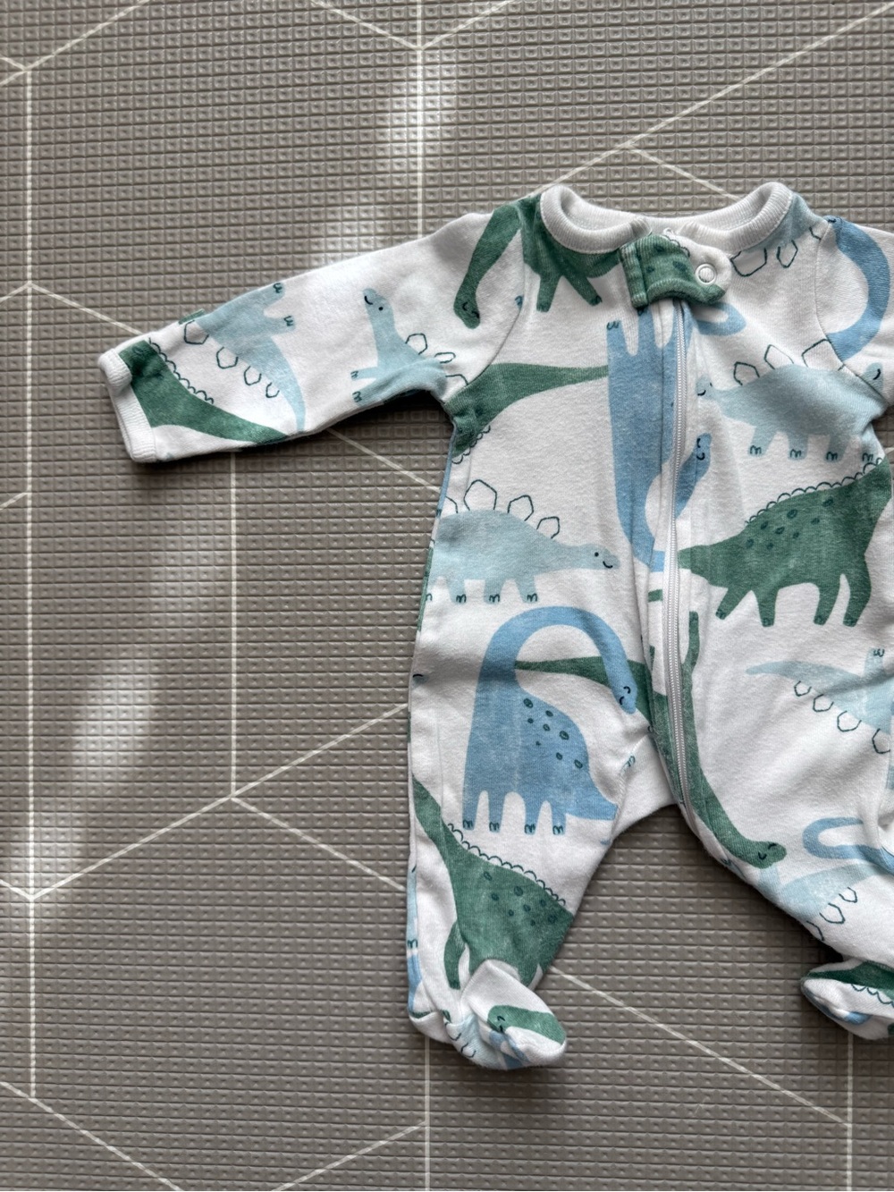 Carters|Baby boy Soft Cotton One-Piece with Dinosaur Print,long sleeve•••preemie